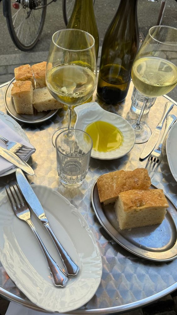 Utrecht, October 12, Wine & Snacks