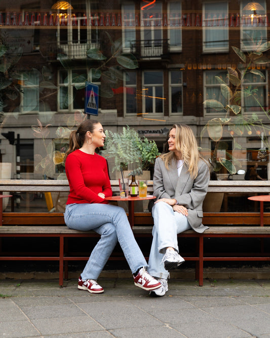 Making Friends After 30: Why It’s Challenging and How to Build Meaningful Connections